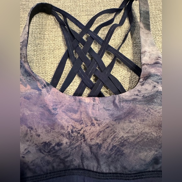 Lululemon Free To Be Bra Size 6 - Picture 5 of 7